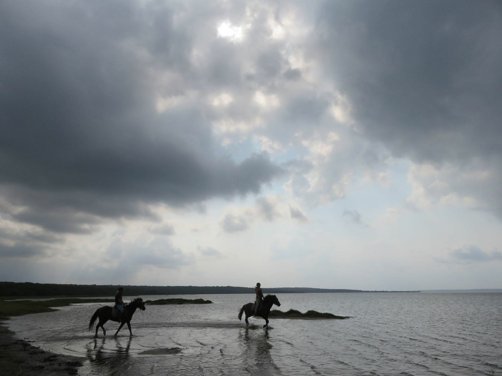 We Bushcamp & Horse Safaris Villa Hluhluwe Exteriör bild